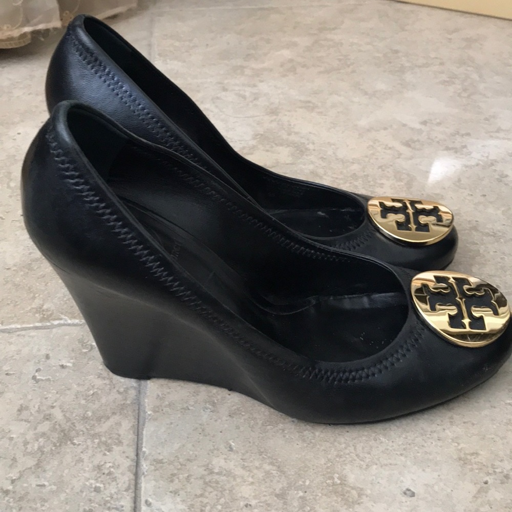 Shoes - Picture 2 of 3